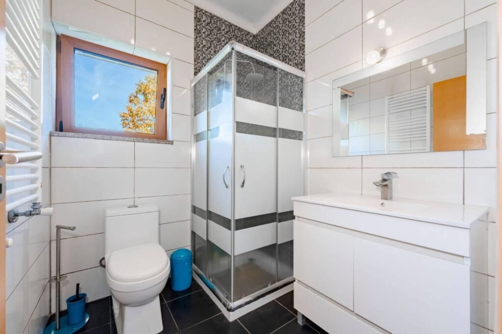 BADB8766-C784-4370-B58F-EB54103B826B