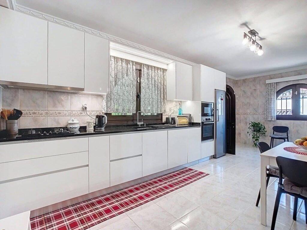 CC2C7549-B1FB-4DC2-8D97-1E28B7B900B8