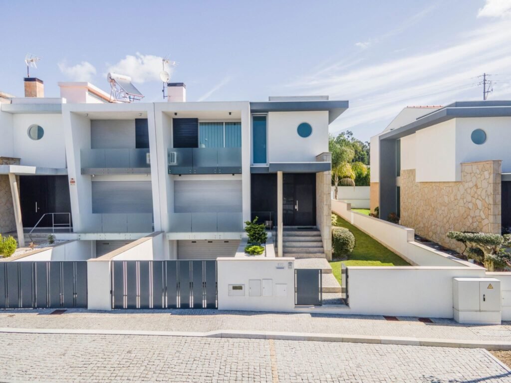 CD822E18-5602-41E9-8514-C34C14D4C738