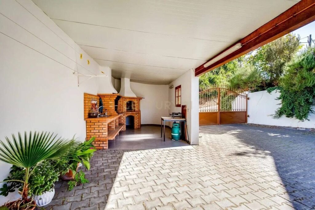 D3A01468-FF1D-4225-9A3D-136C9D4D4AA2