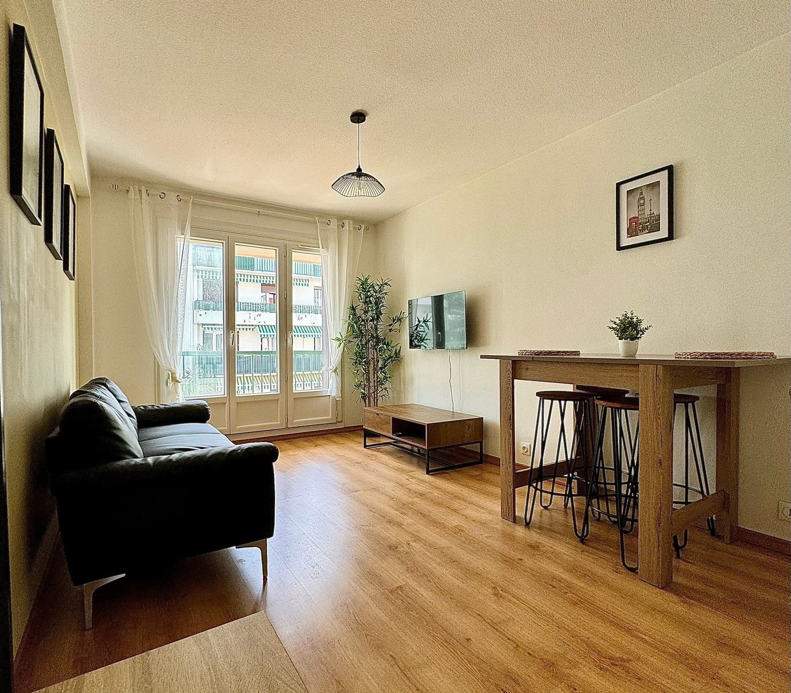 Renovated apartment for sale in Windmill, Perpignan, France