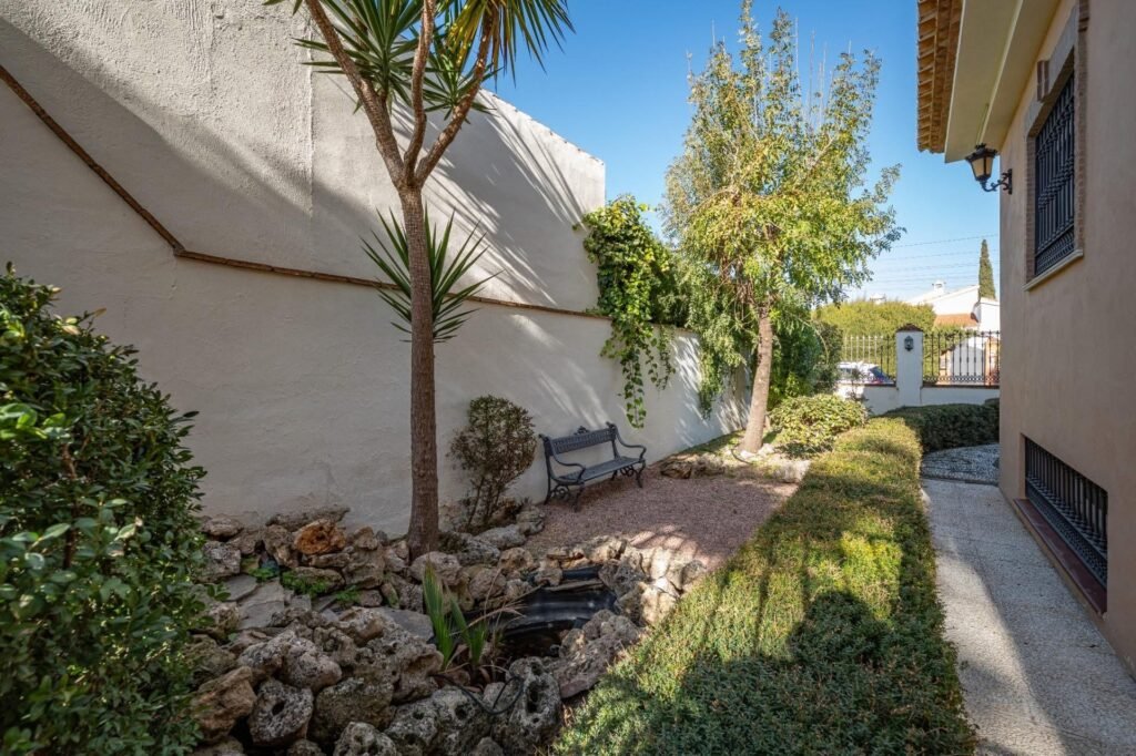 DC1AE9F6-93CA-4237-930E-C1A7331A52C4