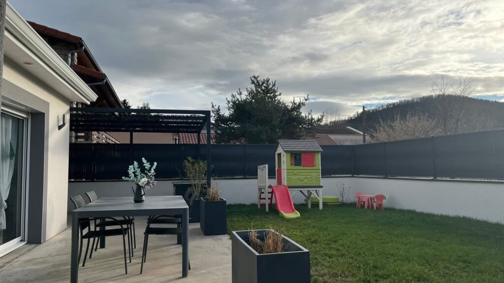 E3E2B5D7-FF0E-460E-981B-61039B22686A