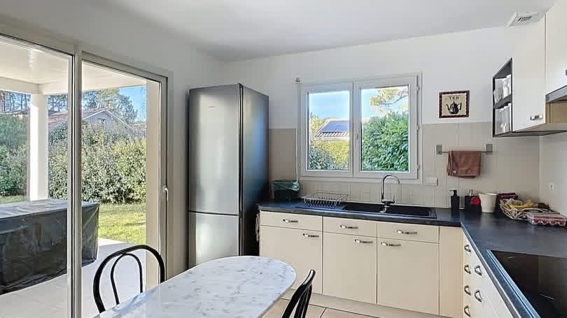 E6D01308-4CF2-4553-9CF0-E001C868FE95