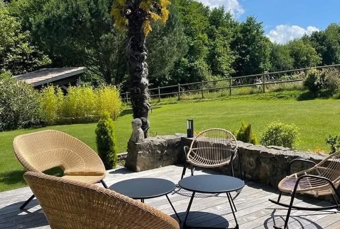 E7AA33C6-6D8A-4FA8-AEA2-67B250CC30EA