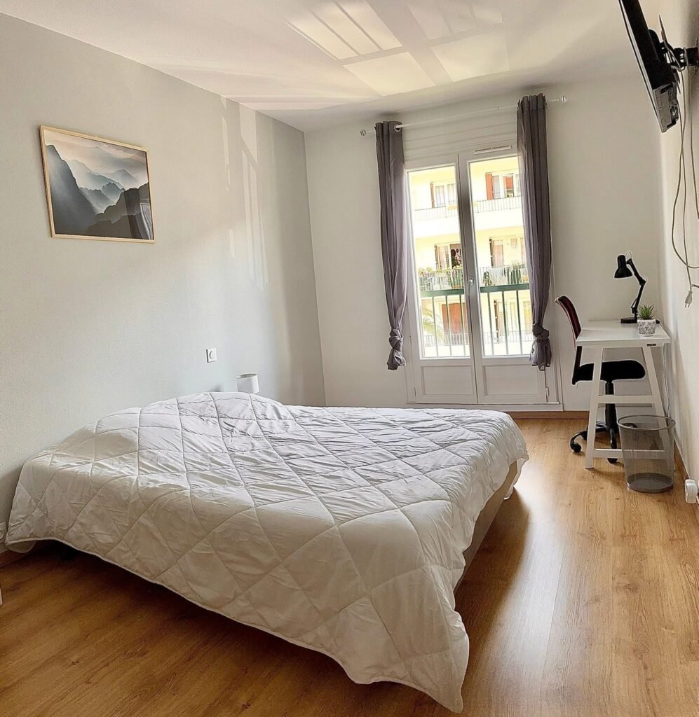 E8464693-0075-4D26-8421-65BA16F3C134