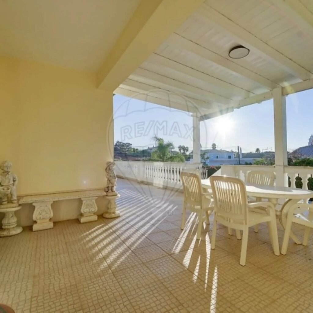 E9D320BB-A117-4792-8158-726B3017FFBB