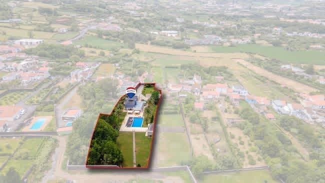 EDC7376F-9EA2-4DA2-93E9-521DA67A636A