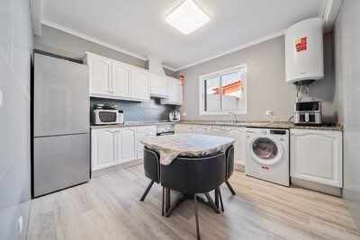 EEA0400D-D066-4EBE-8FE2-619906C08072