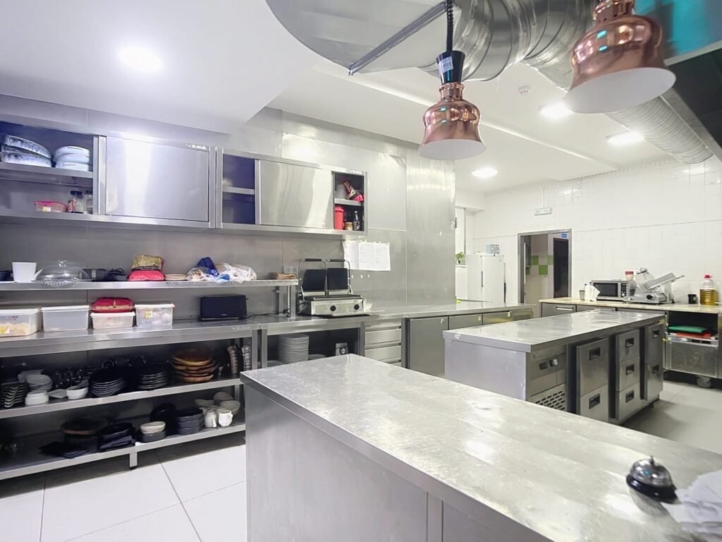 F41540DB-4DB6-4DE6-AD51-3890BA94939E