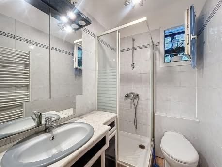 FCB9D92E-1834-4F5F-9FE7-CE109F069CD0