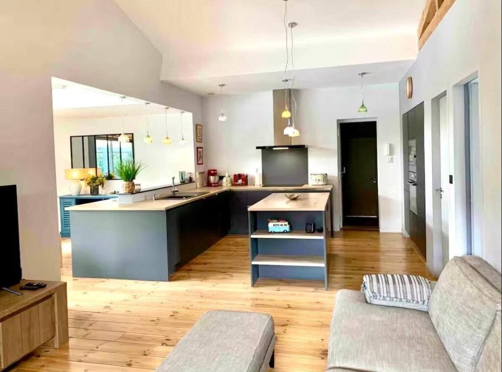 FD63988E-459F-4DD9-AA86-6986F8F89AF3