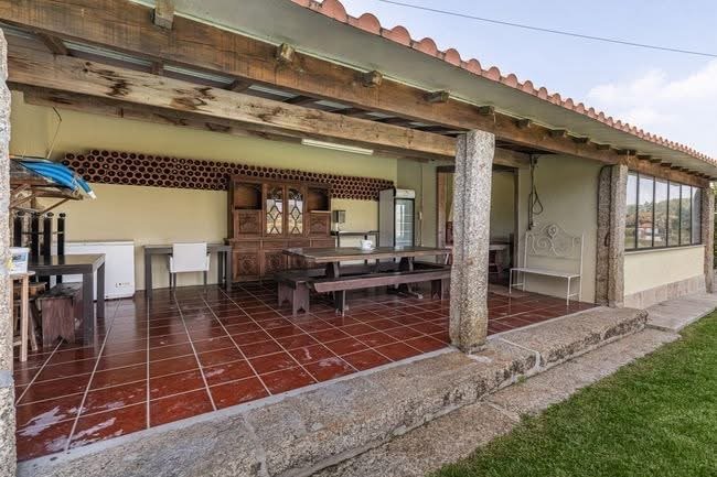 FE7AEE2B-1D49-4C1D-8D4F-2D2BB4726ADE