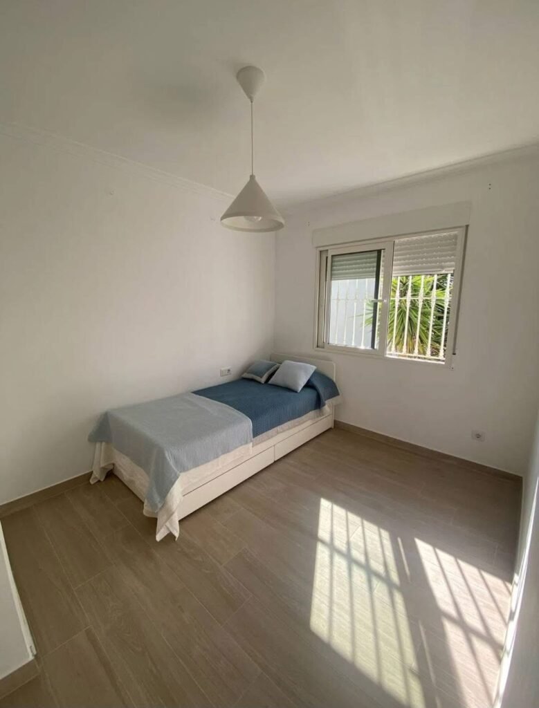 FEC00AF8-5890-4769-B2B0-280E9AA312A8