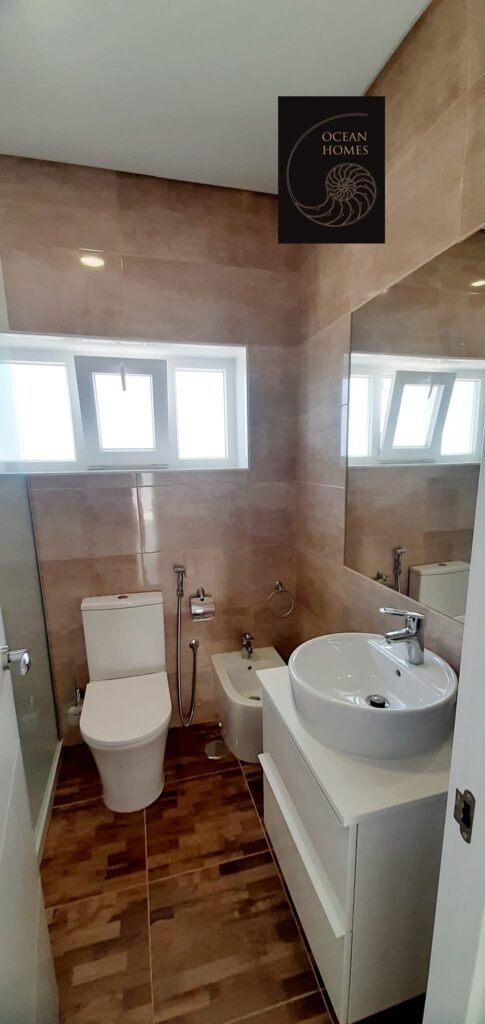 00ADCCD7-43F4-4A3C-9EB4-EAB3B0AF690D