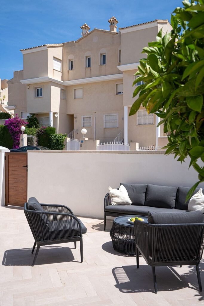 0B6C4916-5916-4742-BCEC-7CC5D45ACA6D