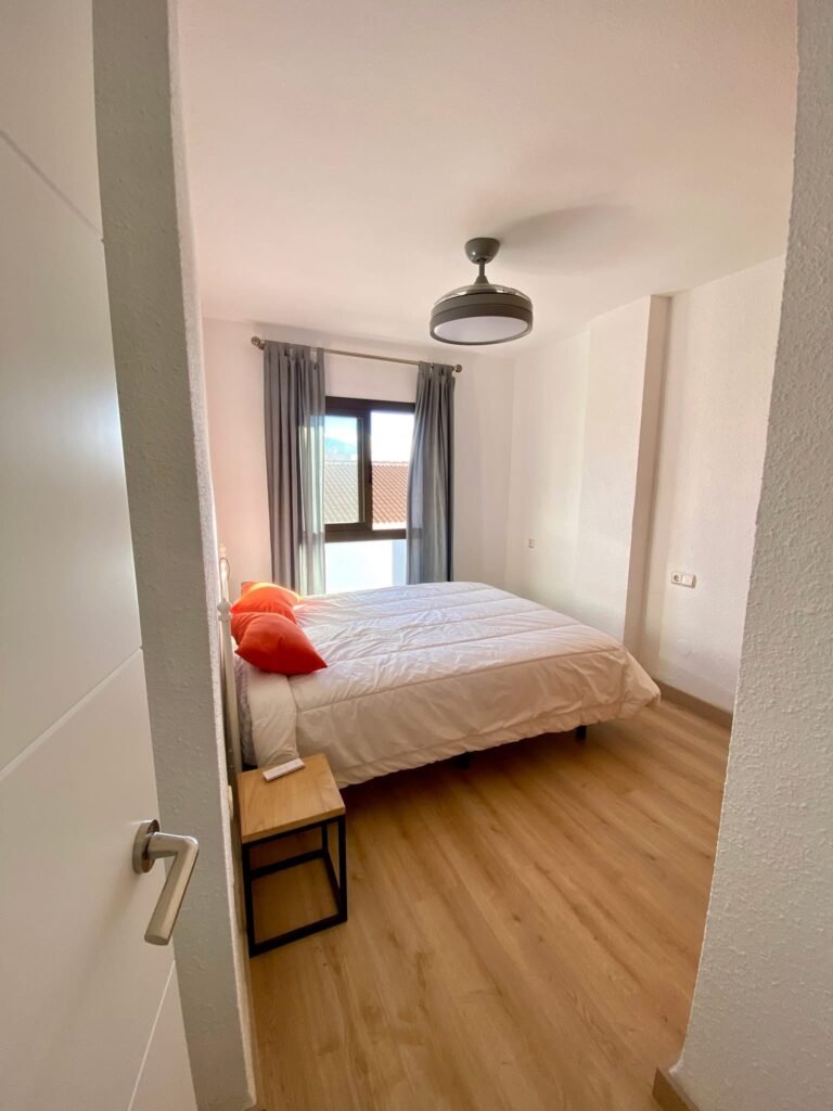 0E81B305-FFA6-4D91-A5B3-76BAD506F5ED