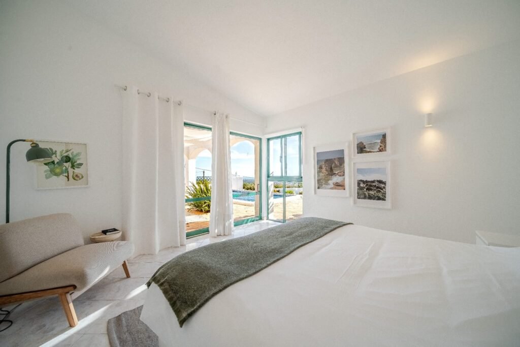 10B78F52-B3F4-466A-84DD-99E21DFF0969