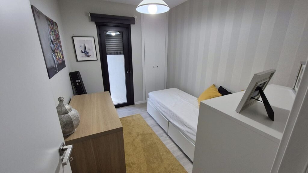 12B71BDC-40A0-4EF4-AD4A-D501E0E8B55A