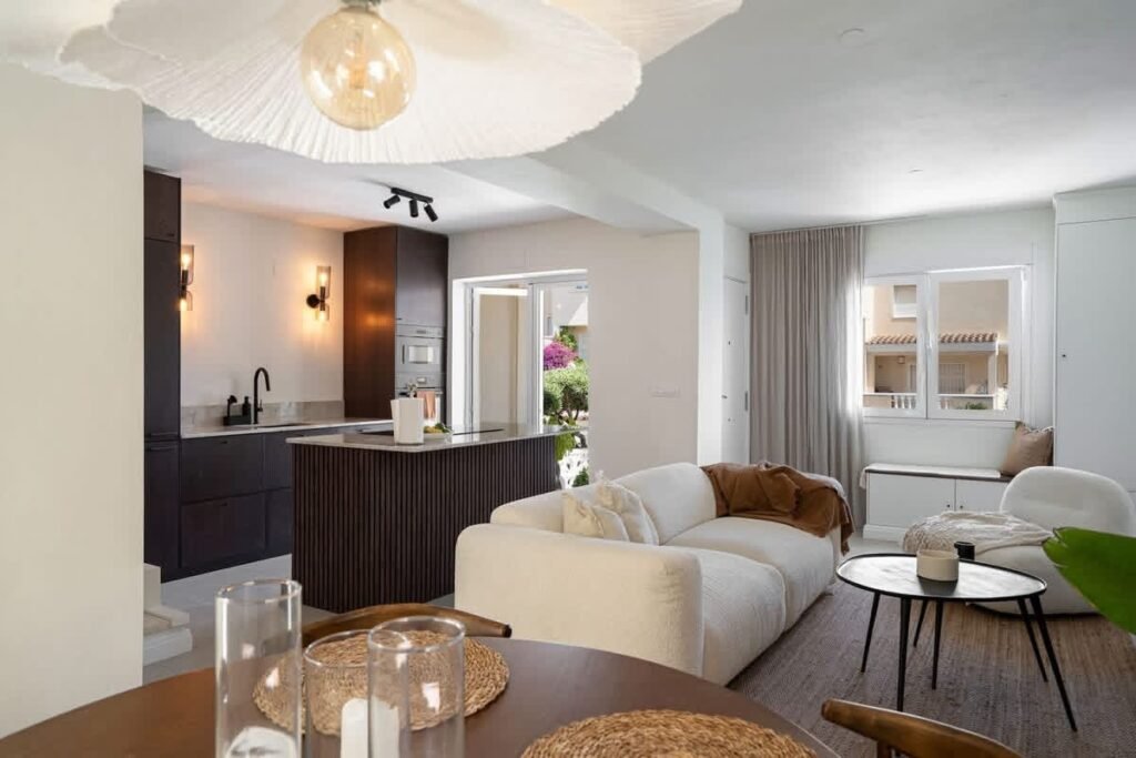 22158953-E730-48B9-856C-7EDC2932F9B2