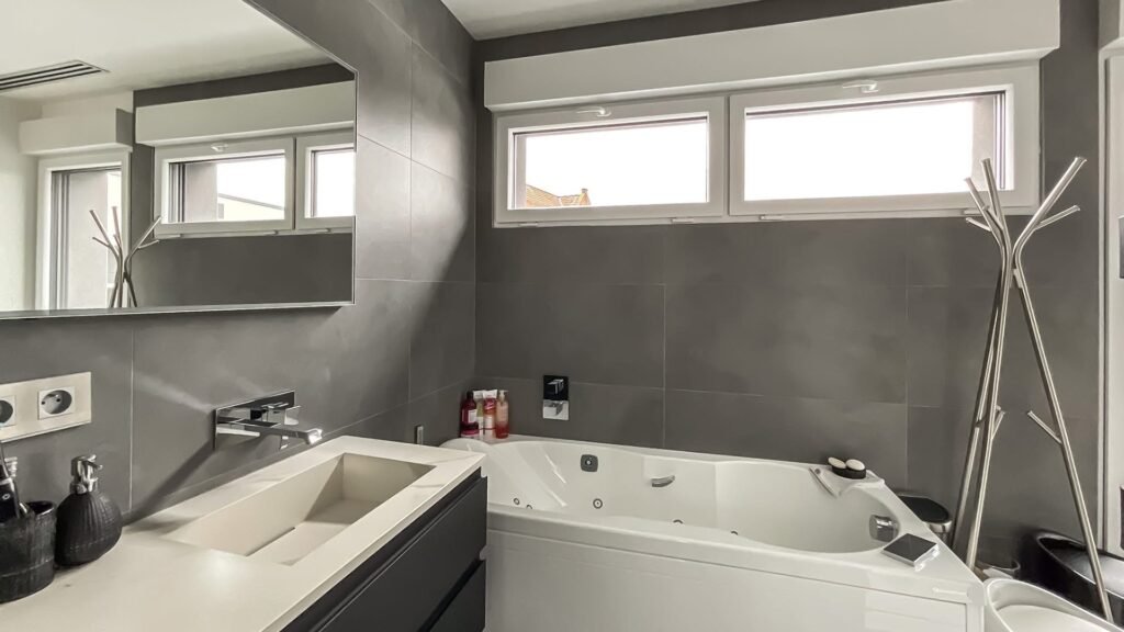 29B5B79A-DC0A-439E-8CDE-3EF374C68325