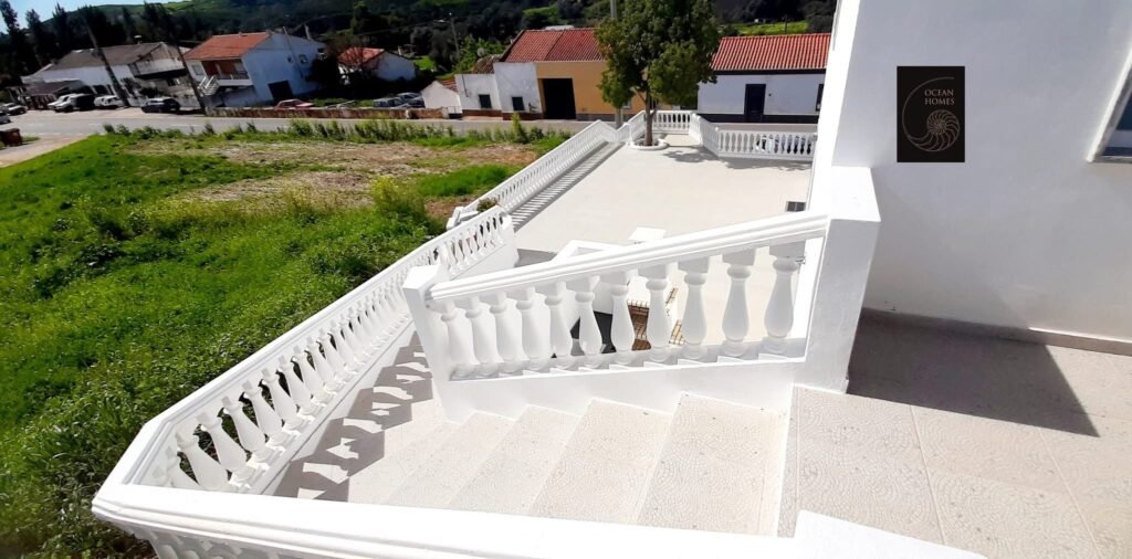 2A0D6DCD-6225-4CC1-984C-56EAD2CF9422