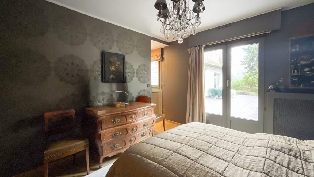 2D9D0125-A9D1-4624-BDF6-04E41CAA9D75