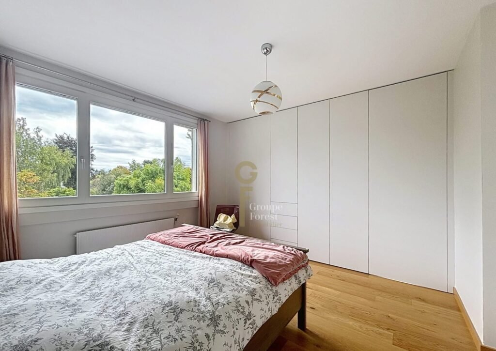 2F01B2A5-1670-4AA1-8125-169E30F20BC2