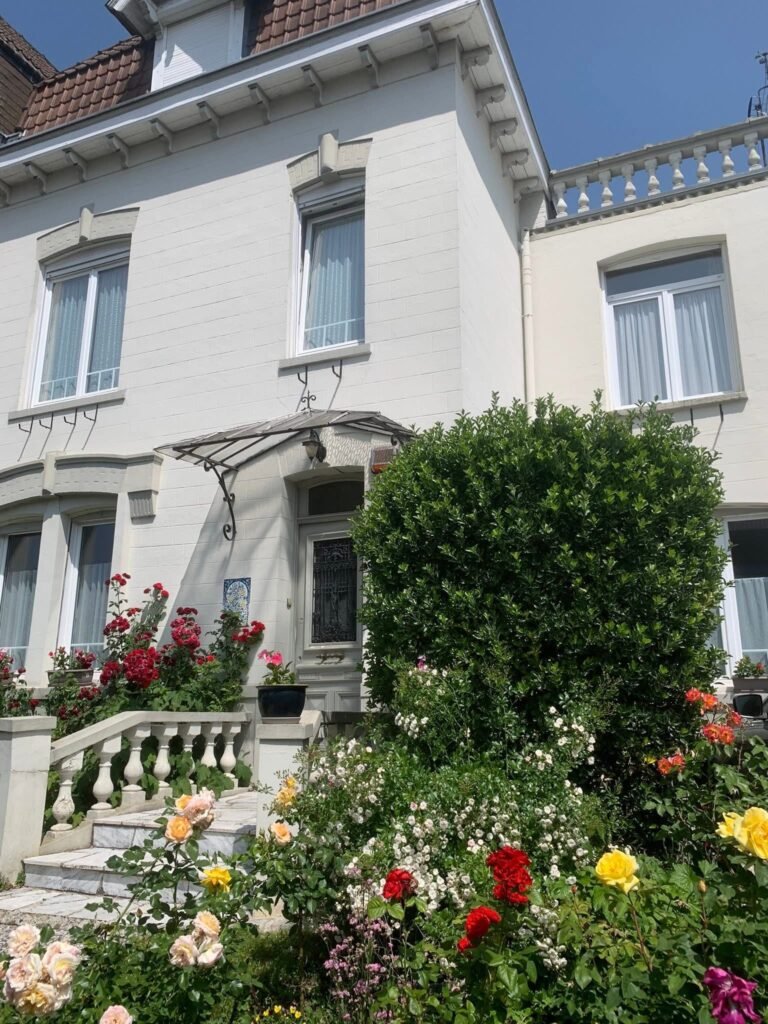 Bourgeois house - 2 minutes walk from Templemars-Wattignies train station - Quick access to Lille, France