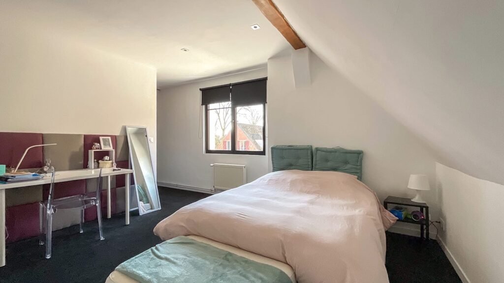 319A67FA-C76F-4B09-A9CA-542956226552