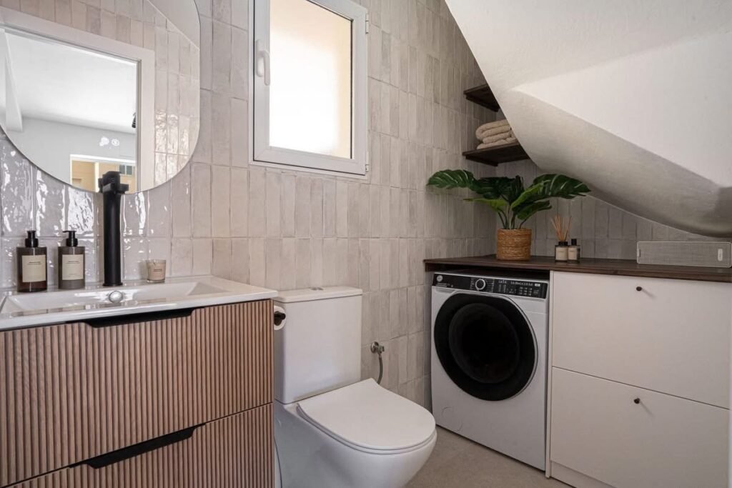 32C61A43-1F78-41A1-B0A0-B1E43F486271