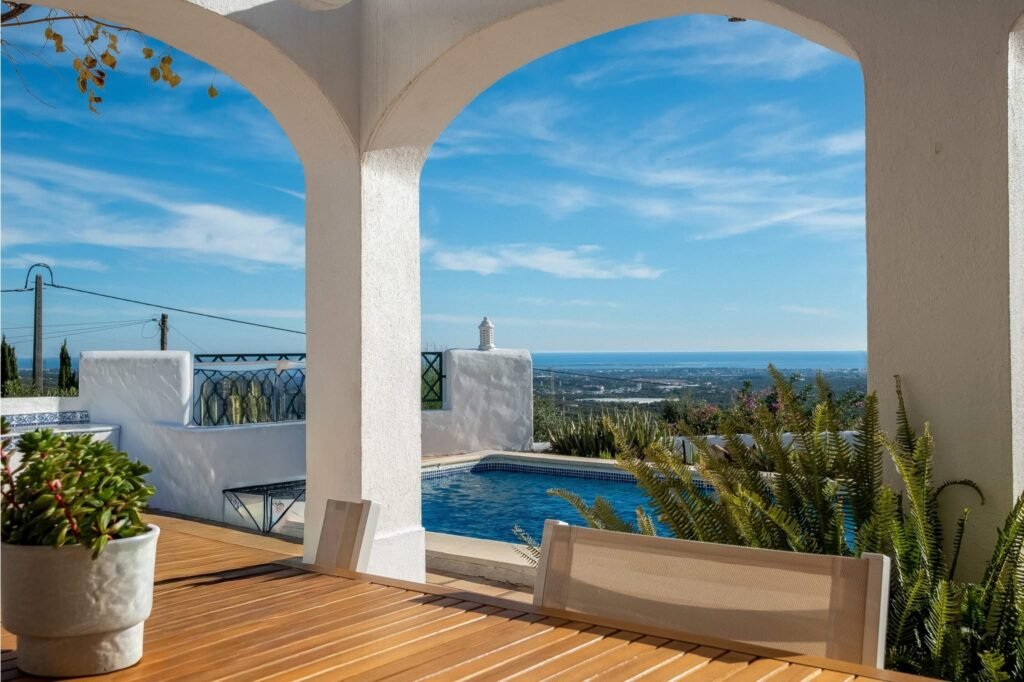 35407F2B-8758-4367-BDA9-101641A62C7F