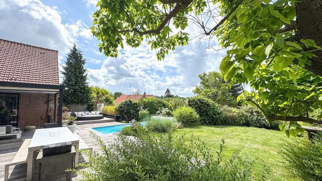 38C90A22-AF34-4A82-98F1-F70C6566F80C