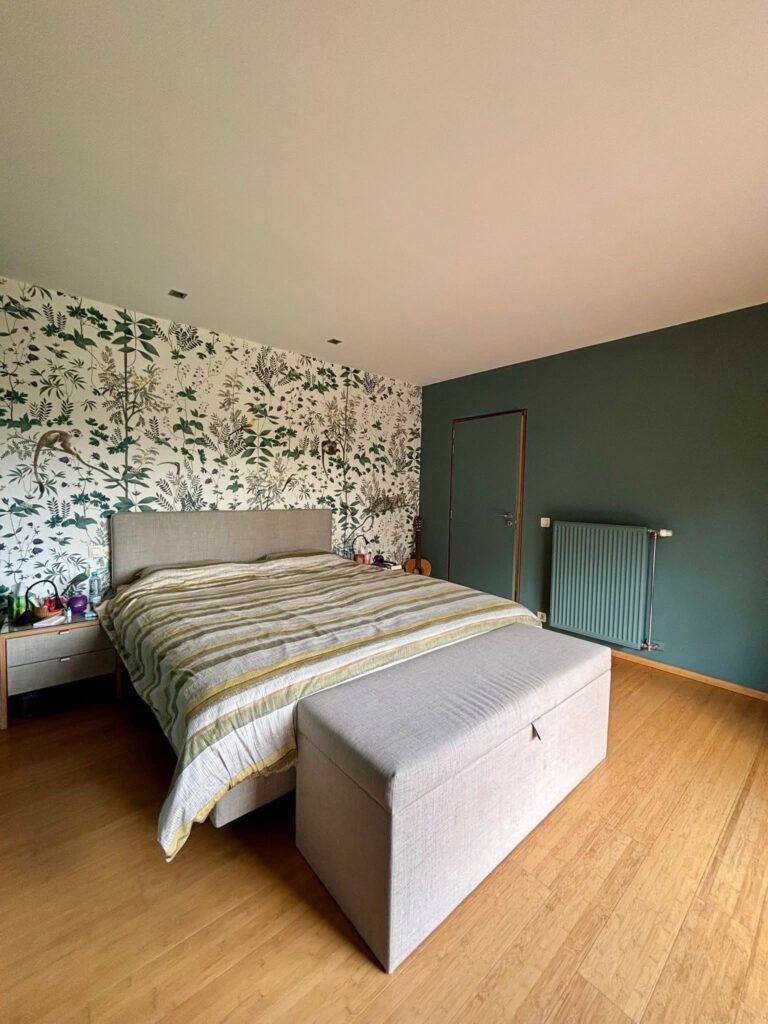 3B09C57B-67B9-4D89-9593-C23E9BB948D0