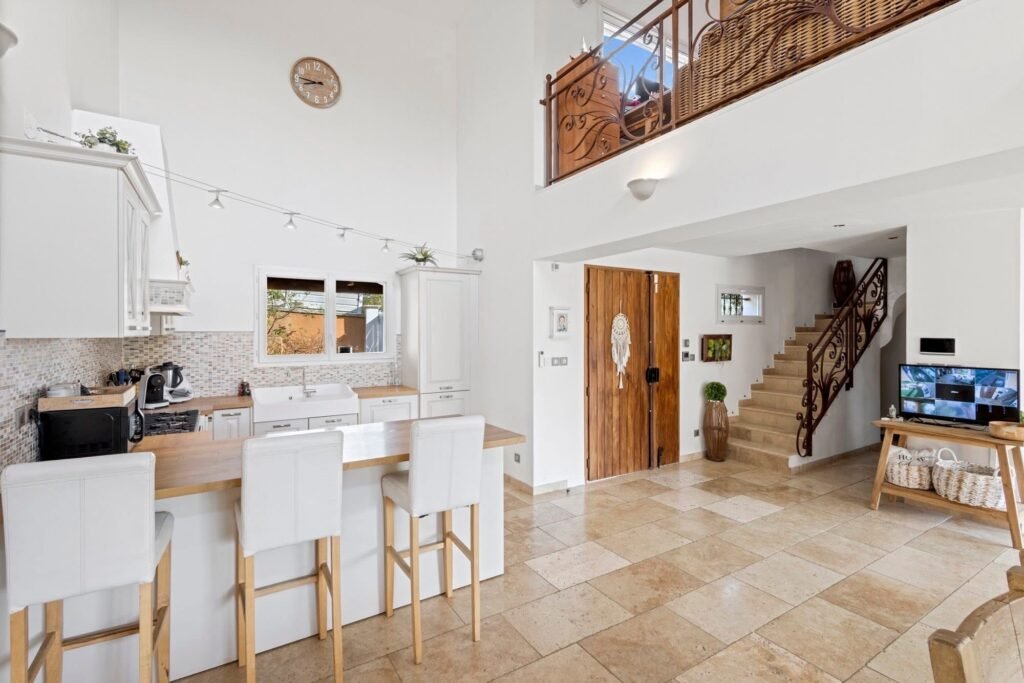 3B2E7EB5-3276-4229-8E36-8D47BD66ECA5