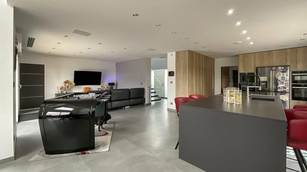 3CB5DC1A-F66C-465A-A351-7E26E13BED68