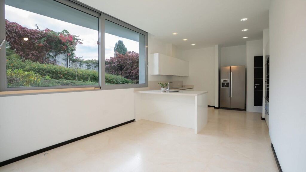 403AC377-80EF-4CF4-9D34-381371B8F753