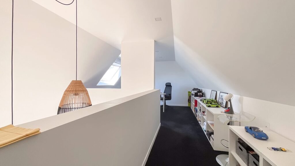 4197BDAE-1CDA-4928-9001-B6CD09E99304