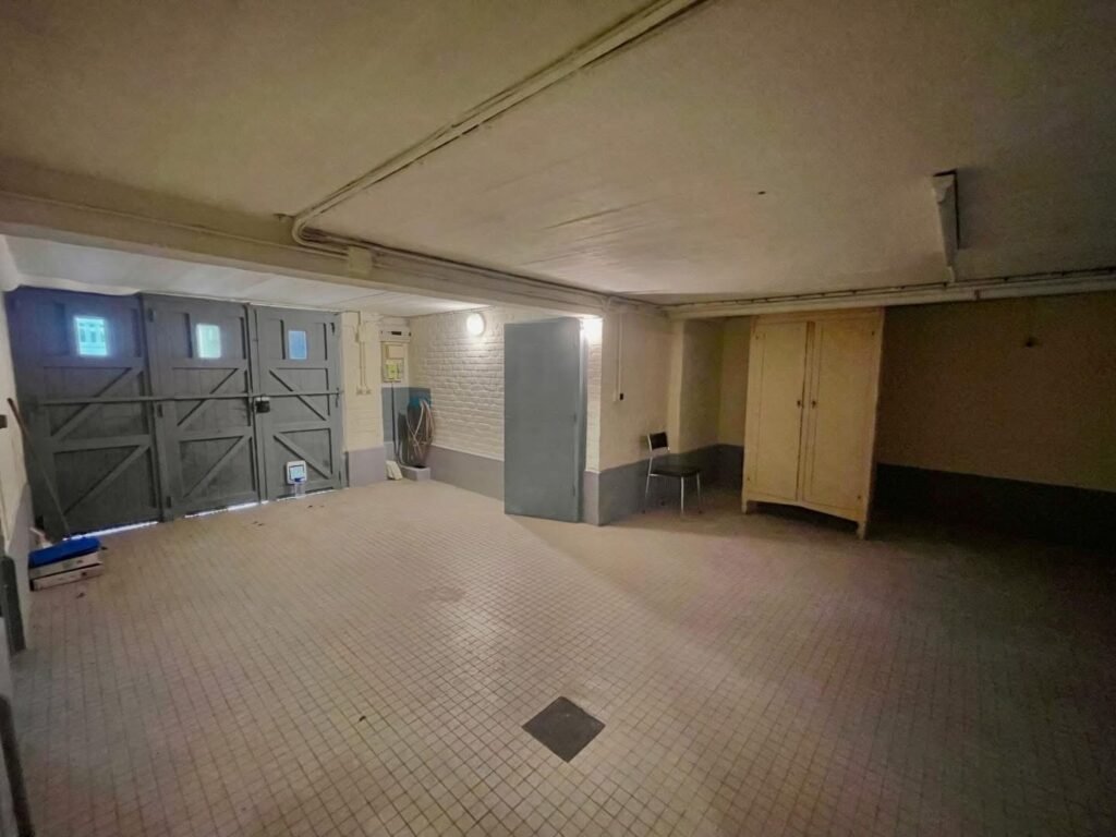 43AD0F71-A5FF-4595-A3BC-7A2F96E58112