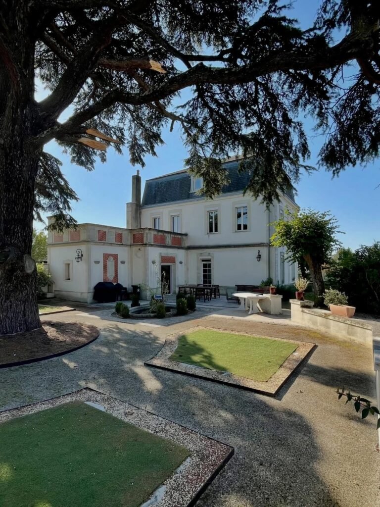 Charming Villa in Libourne, Aquitaine, France - northeast of Bordeaux