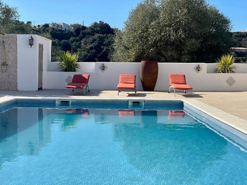 498D8362-A10C-431C-B86F-10FDE3E2A1F0