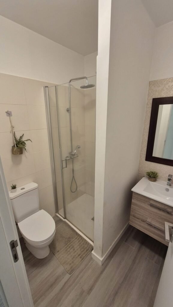 4B149A0A-AAAB-4F7C-96F0-89CAB6D07456