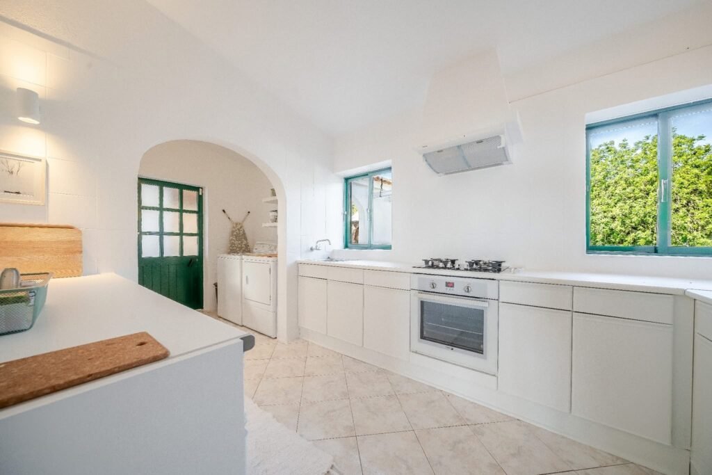 4B5DAFFB-3673-4599-9AF3-0F2533024A82