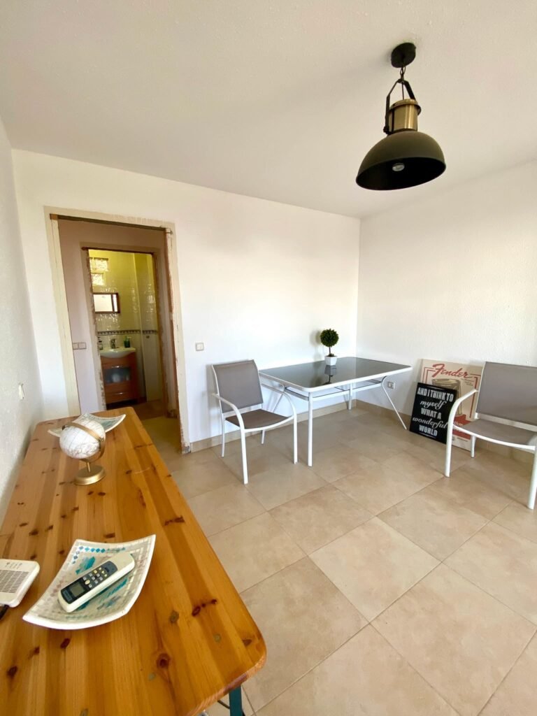 4E9ABABC-EDB1-4A24-81EE-B123D7C17691