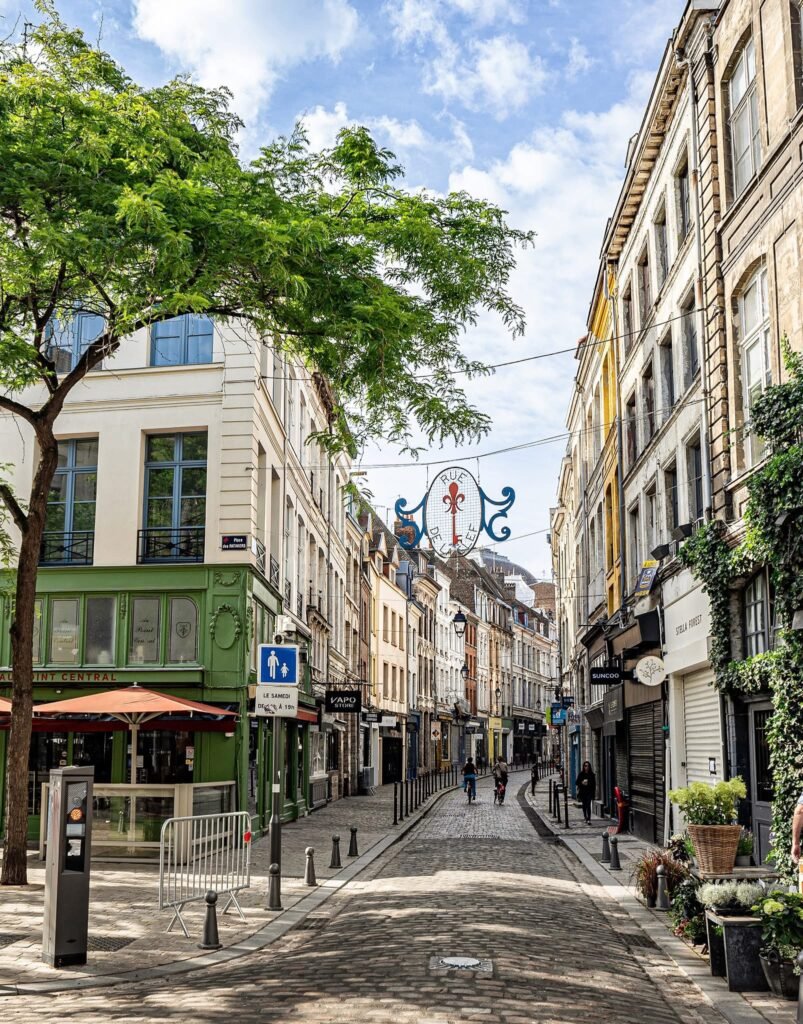 Building consisting of 7 renovated apartments in Vieux-Lille, Lille, France