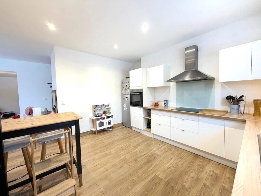 5127F87A-F9F5-4386-9B9B-6CB8D3ED95C5