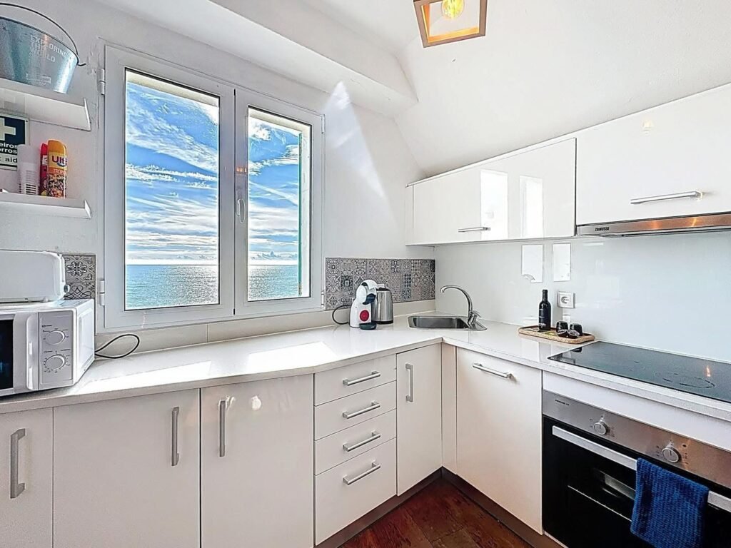 543B9B2D-5F71-493B-8276-57D4522C9D8A