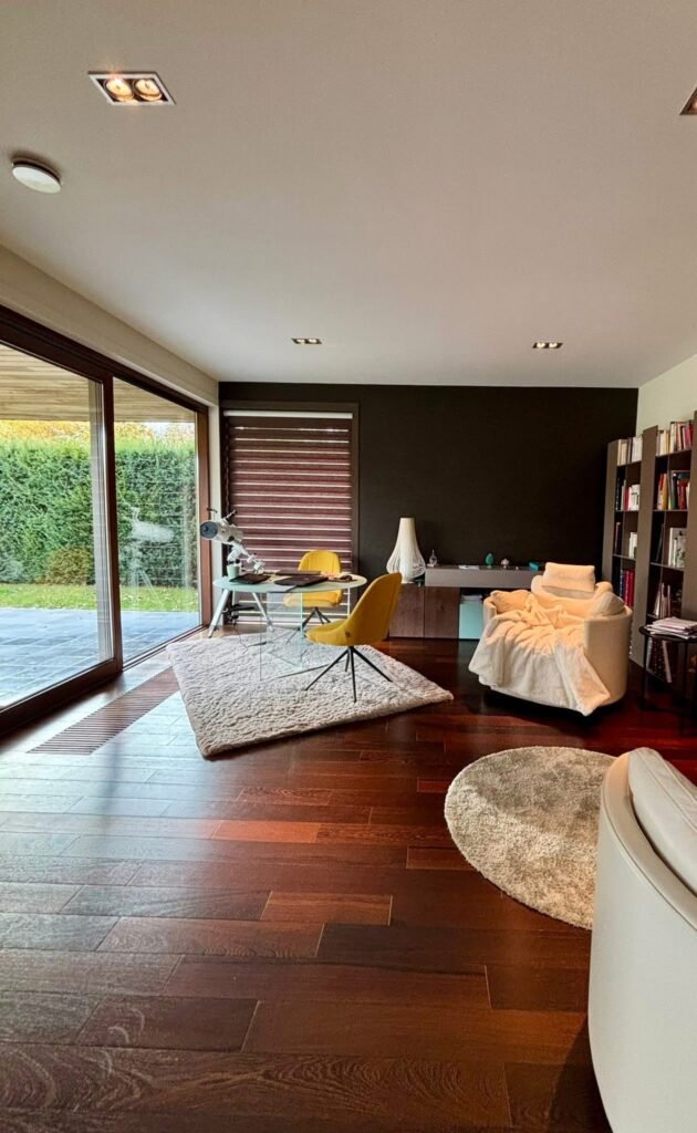 565A6421-D1C2-45B4-8554-223BBF85A47D