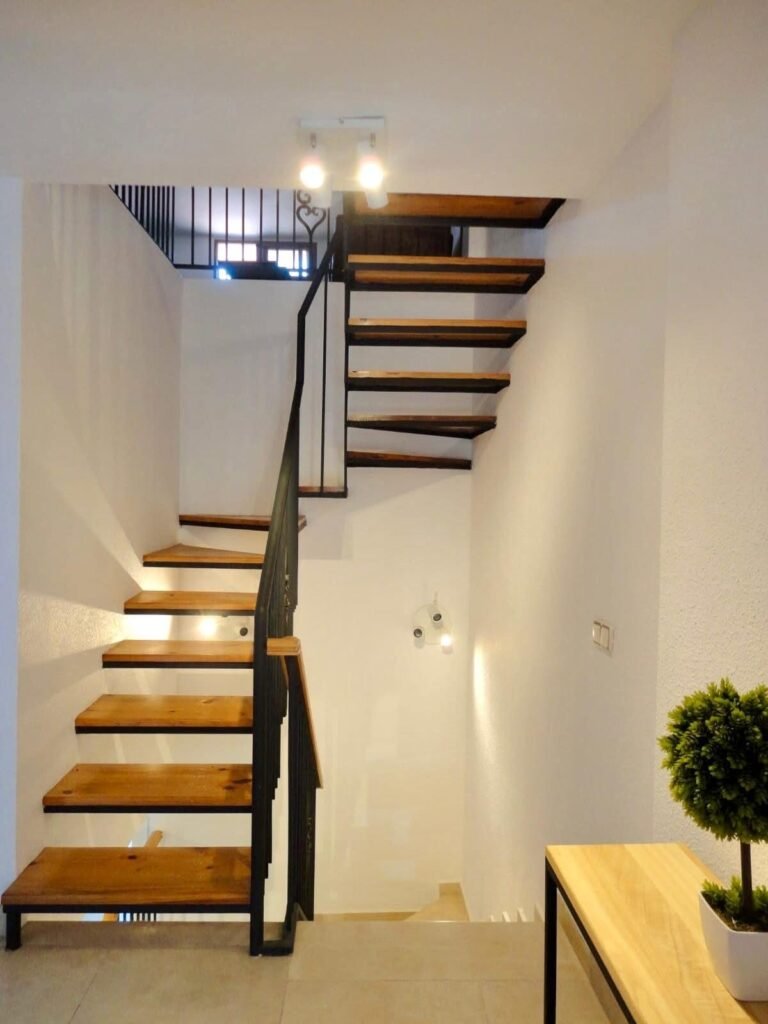 57D84E4D-8452-4387-A286-E6E064322384