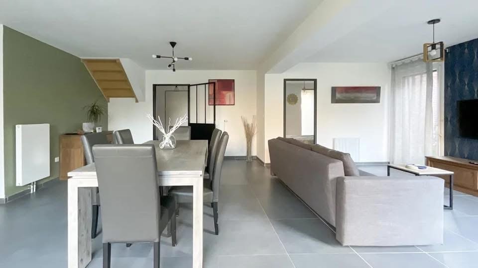 5810E5D9-2840-4D51-AE95-FF7BB08A1DAD